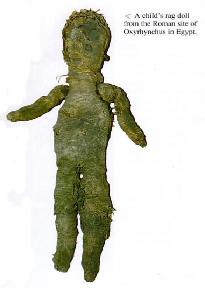 080. poupee romaine en tissus du site romain dOxyrhynchus en Egypte.jpg